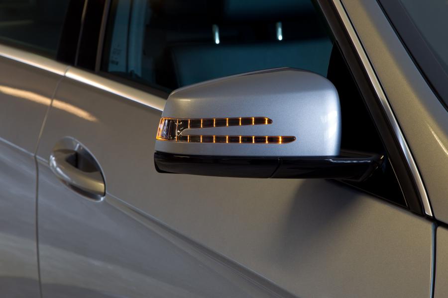  Mercedes-Benz E300 Hybrid Saloon 2012 года  (фото 34 из 58)